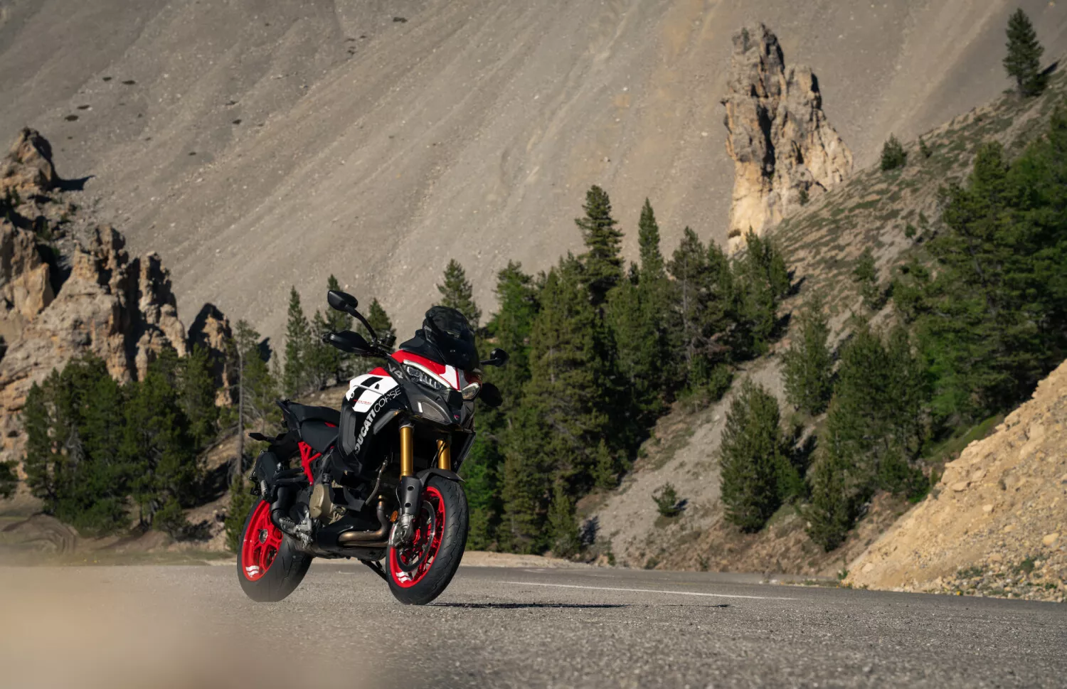 2027 Ducati Multistrada V4 Pikes Peak (1 (3)