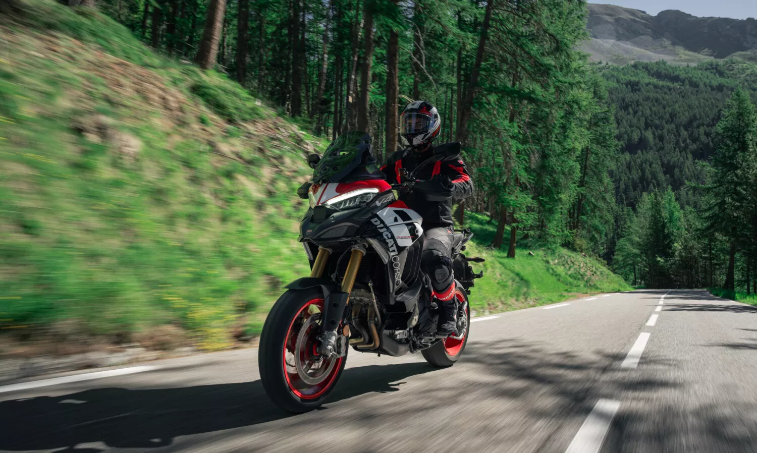 2027 Ducati Multistrada V4 Pikes Peak (1 (4)